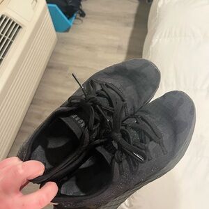 Men's Black Athletic Shoes